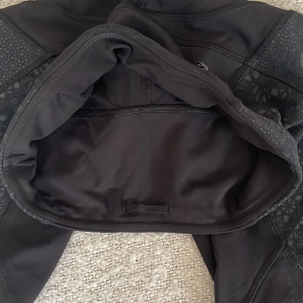 Vintage Lululemon Leggings black and Mesh Size 2 - Picture 4 of 7